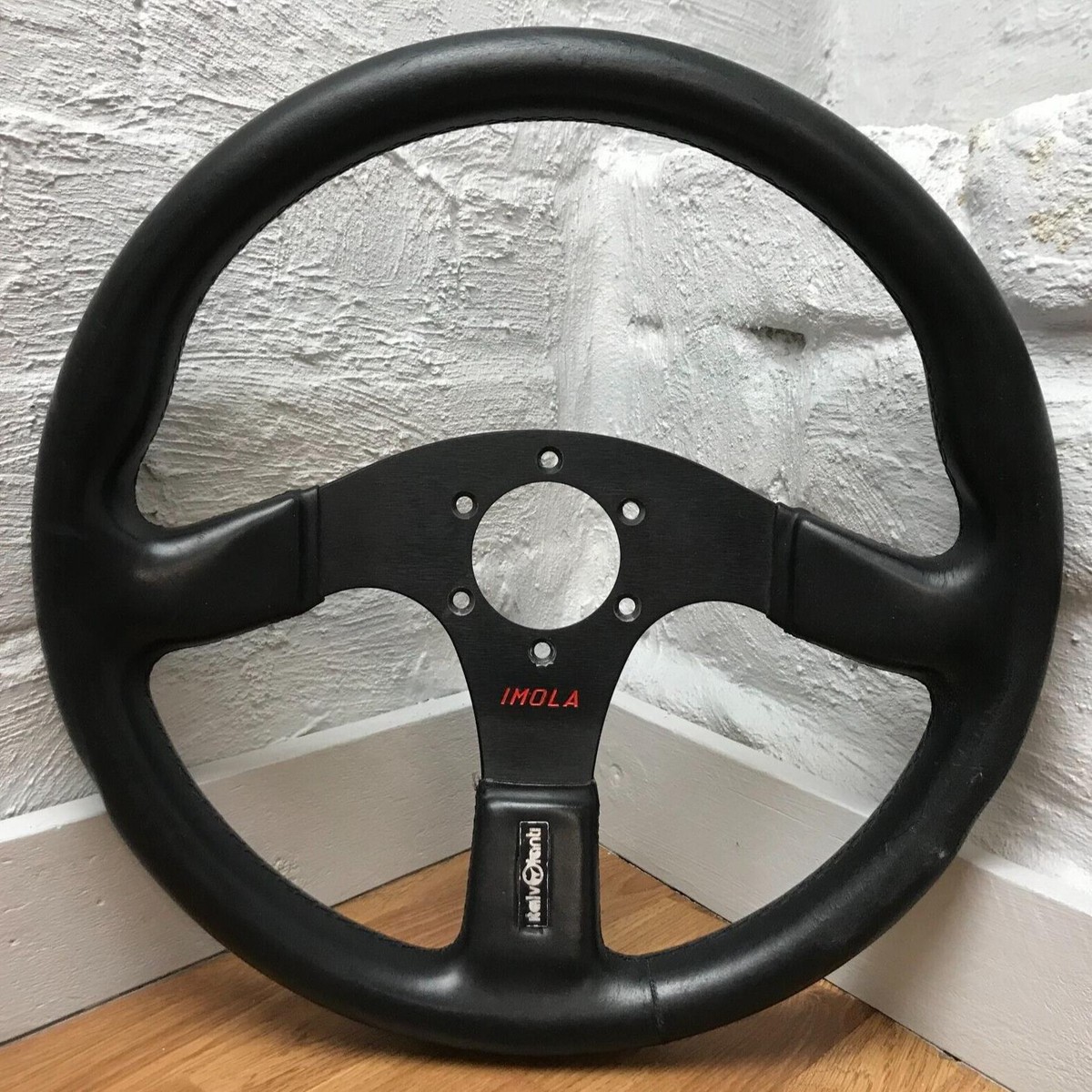 italvolanti IMOLAステアリング 3スポーク レザー製 Genuine Italvolanti Imola Black Leather 340mm Steering Wheel