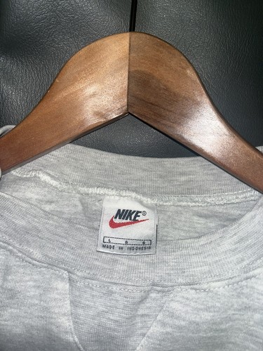Vintage 90’s Nike Miami Sports Marketing Grey Sweater Size (L) - Picture 3 of 5