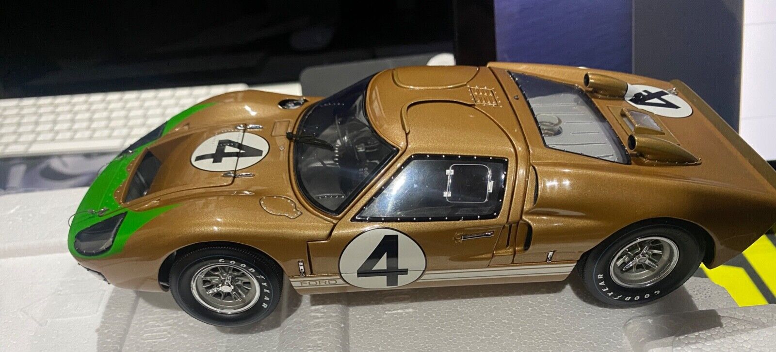 Exoto - 1966-67 Exoto Ford GT40 Mk II - 1966 Le Mans 24 Hours,  Hawkins/Donohue