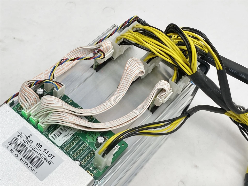 Bitmain Antminer S9 14.0T ASIC Bitcoin BTC Miner W/ APW3 Power Supply Unit - Image 4 of 4