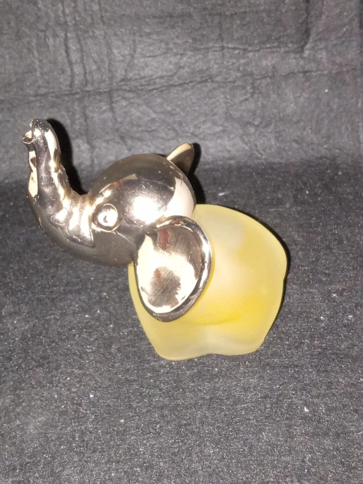 Perfume de colección Avon Good Luck Gold Elephant Imperial Garden Colonia 1,5 oz Foto 4 de 4