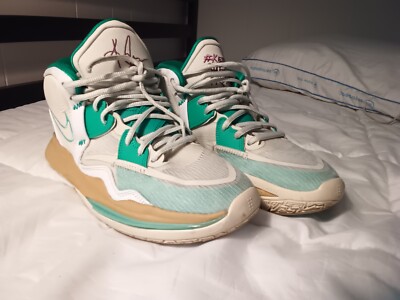 Size 10 - Nike Sue Bird x Kyrie Infinity EP Golden Tribute