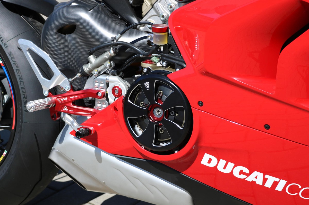 DRY CLUTCH COVER CNC RACING DUCATI PANIGALE V4 R | eBay