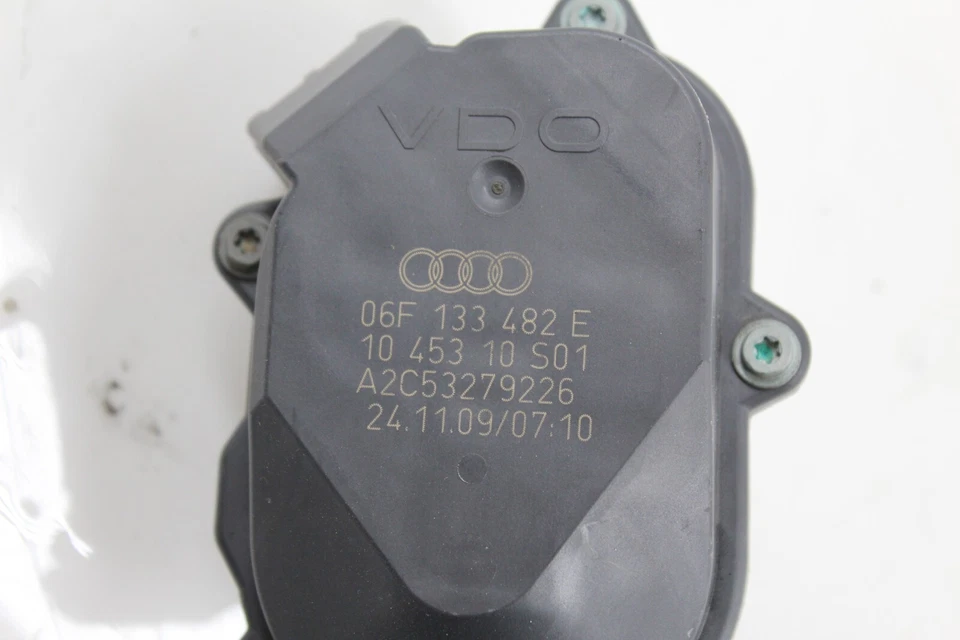Audi TT 2009-2014 2,0 L colector de admisión motor/unidad de ajuste 06F 133 482 E OEM Foto 2 de 4