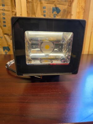 New Eaton Lumark NFFLD-S-C70-T-UNV Night Falcon LED Floodlight 2500 Lumen