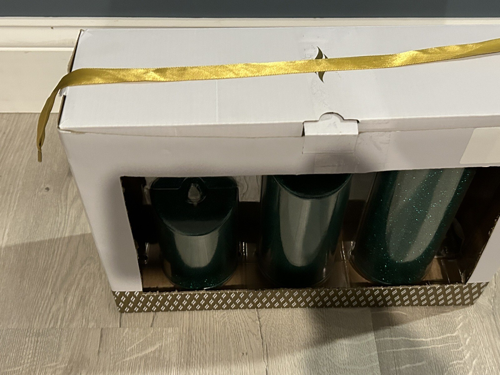 NEW .. Luminara Flameless Pillar Candle Set Emerald Green Glitter W