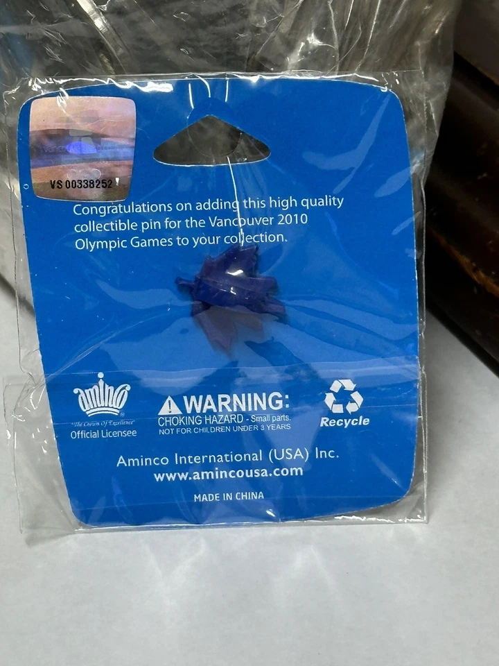 2010 VANCOUVER OLYMPIC PIN MASCOTS SKELETON Milan Cortina 2026 - Image 2 of 2