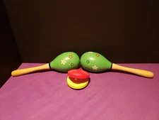 Maracas Castanet Painted Carved Wood Green Latin Percussion Musical Instruments 