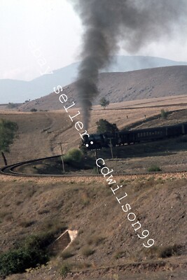 35mm Türkei Eisenbahn Dia - TCDD Lokomotive mit Zug um 1976 [E082]