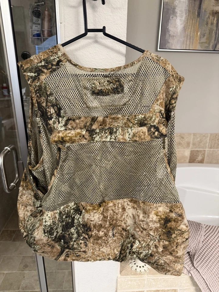 Cabelas Zonz Western Men’s Camoflage  Hunting Vest 2XL - Image 3 of 3