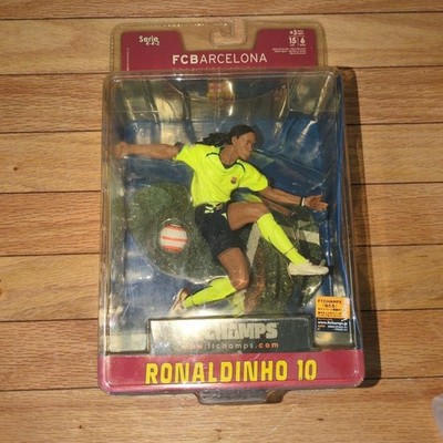 FC Barcelona Ronaldinho フィギュア 15cm s-l400.jpg