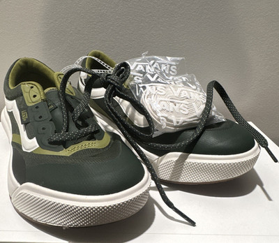 VANS UltraRange Low Top Lace Up Sneakers Green size men 6.5 women 8