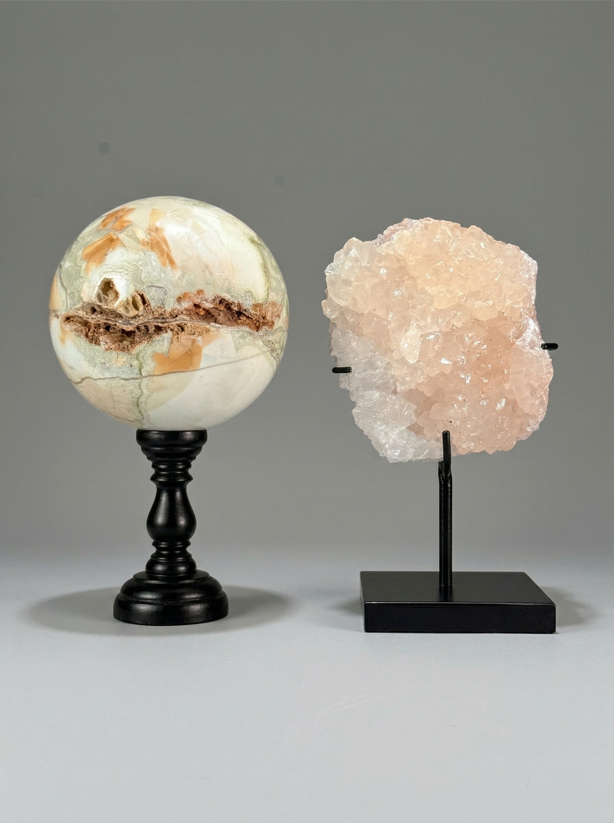 Sphère en calcite bandée onyx marbre pour briser la monotonie d'une décoration trop moderne