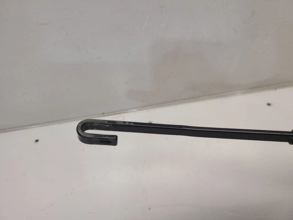 2002 GMC Envoy Drivers Left Front Wiper Arm - Image 4 of 4