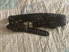 Cintura donna insolita effetto pelle marrone. Lunghezza 43" completamente regolabile