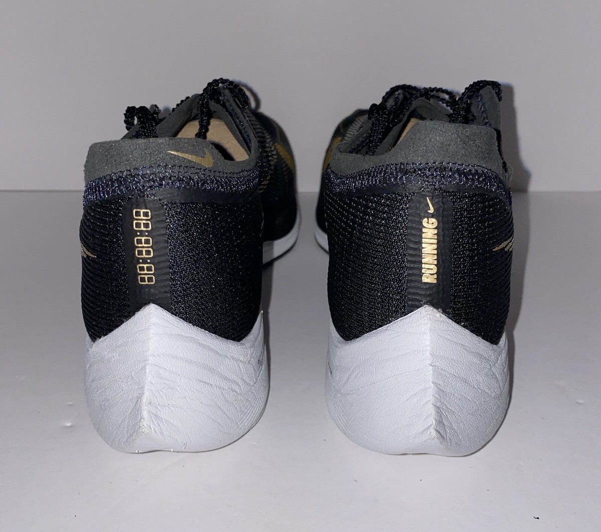 Nike ZoomX Vaporfly Next% 2 Size Men 6 Women 7.5 Black Nike ZoomX Vaporfly Next% 2 Size Men 6 Women 7.5 Black