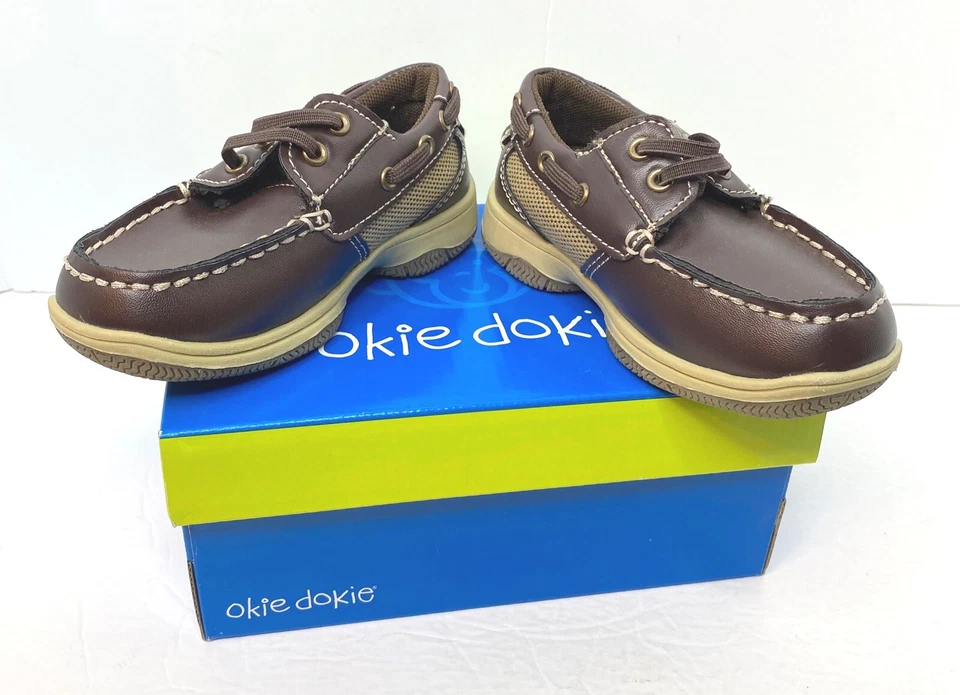 OKIE DOKIE Boy's Dark Brown Boat Shoes Size 8 M  EUC - Image 2 of 4
