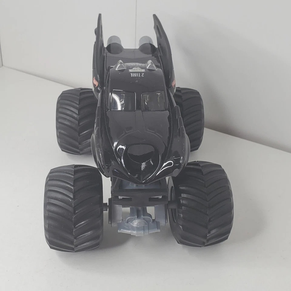 Hot Wheels Monster Jam BATMOBILE Batman Truck 2 Time Racing Champion 1:24 - Image 3 of 4