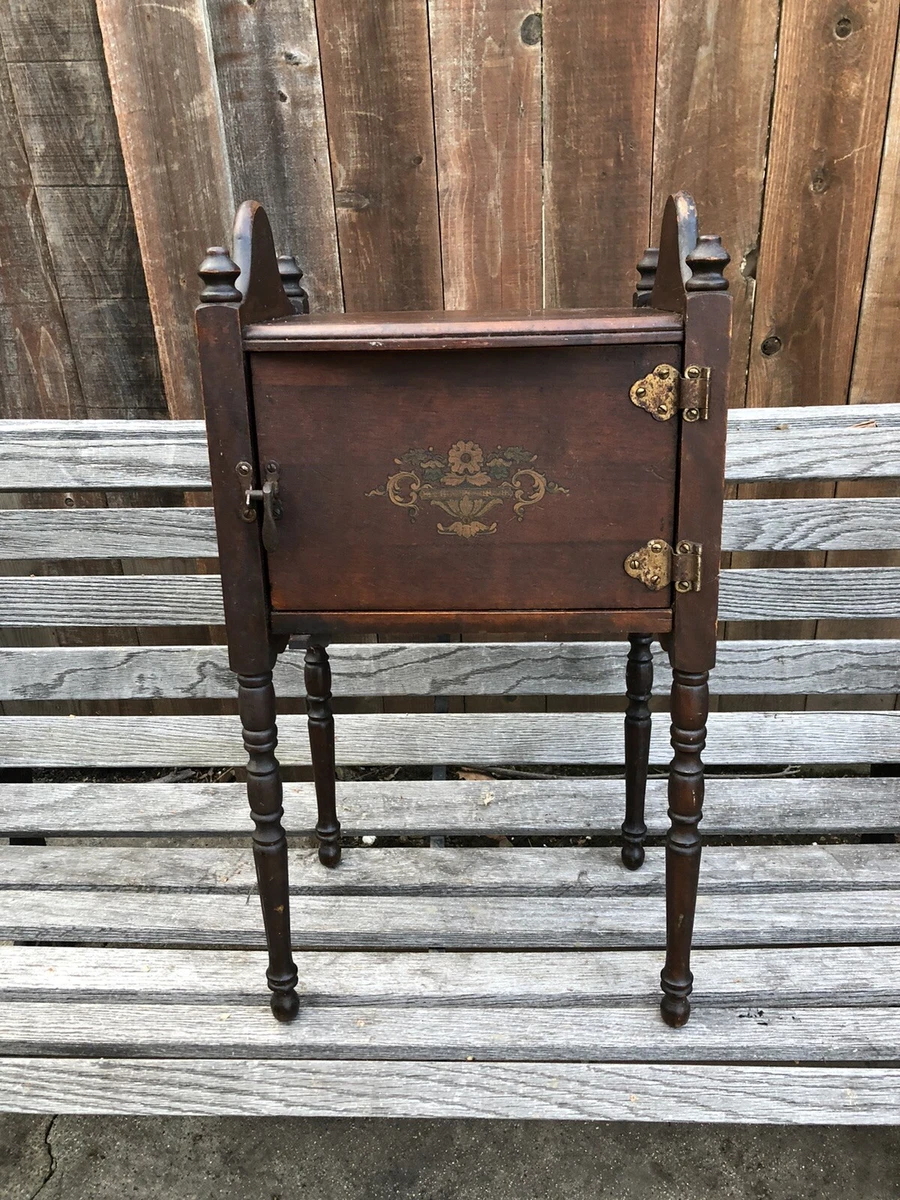 Antique Humidor Matttroy
