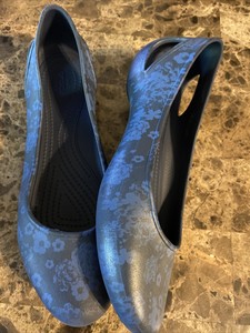 iconic crocs comfort flats