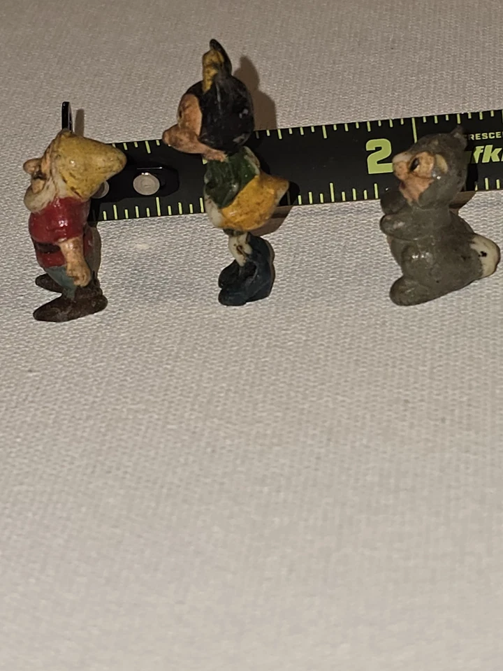 Mini figuras de plástico Blancanieves enanas de colección Disneykins, mini ratón~golpeador~ Foto 3 de 4