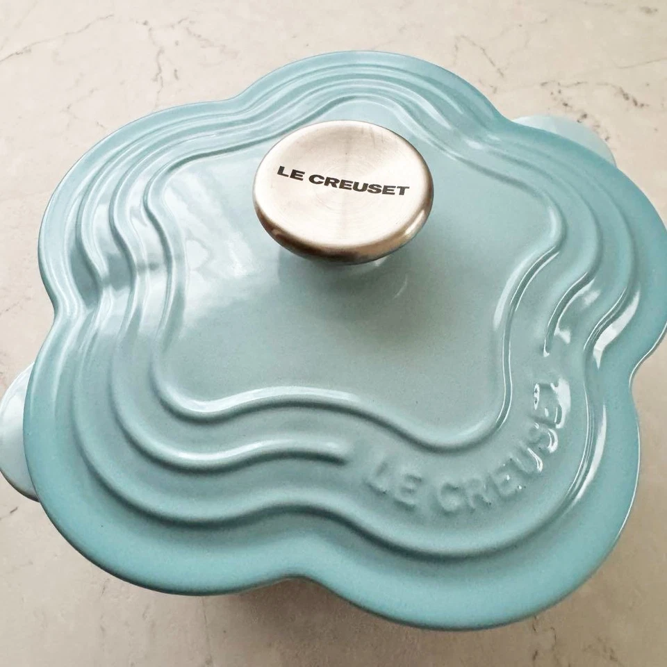 LE CREUSET Cocotte Fleur vaso da fiori vaso a due mani purista blu argento nu... - Immagine 2 di 4