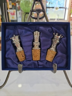 Cast Metal Silver Tone Wine Bottle Stoppers Cork Chess Pieces King Queen Rook 