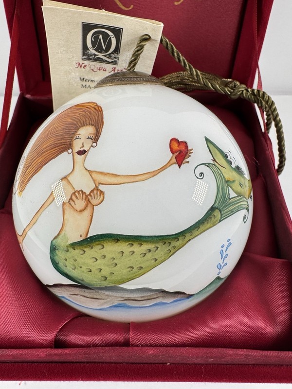 Ne’Qwa Art Glass Christmas Ornament Clare Mackie MERMAID LOVE New In Box w/tags