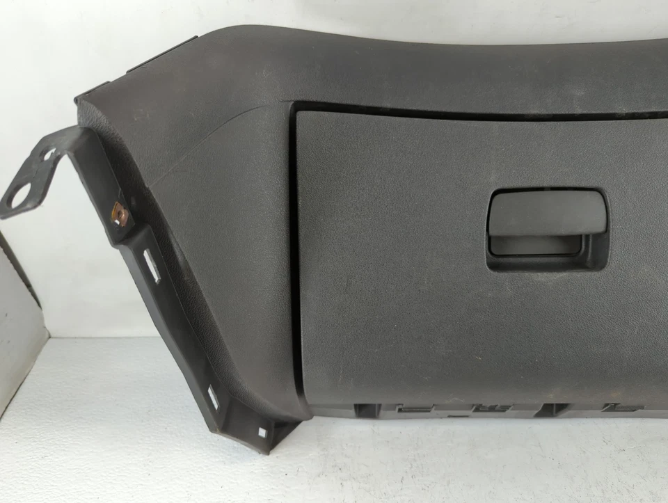 Chevrolet Malibu 2010 guantera de pasajero compartimento de almacenamiento puerta VZWWH Foto 2 de 4
