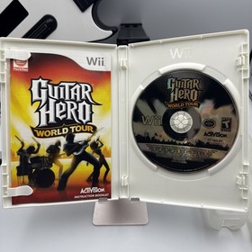 Nintendo Wii Console Guitar Hero Bundle &ndash; Les Paul Guitar + Game -