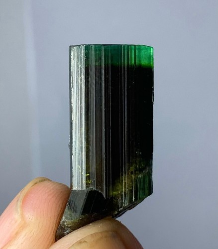 Beau bouchon vert 33 carats cristal tourmaline du Pakistan - Photo 4/8