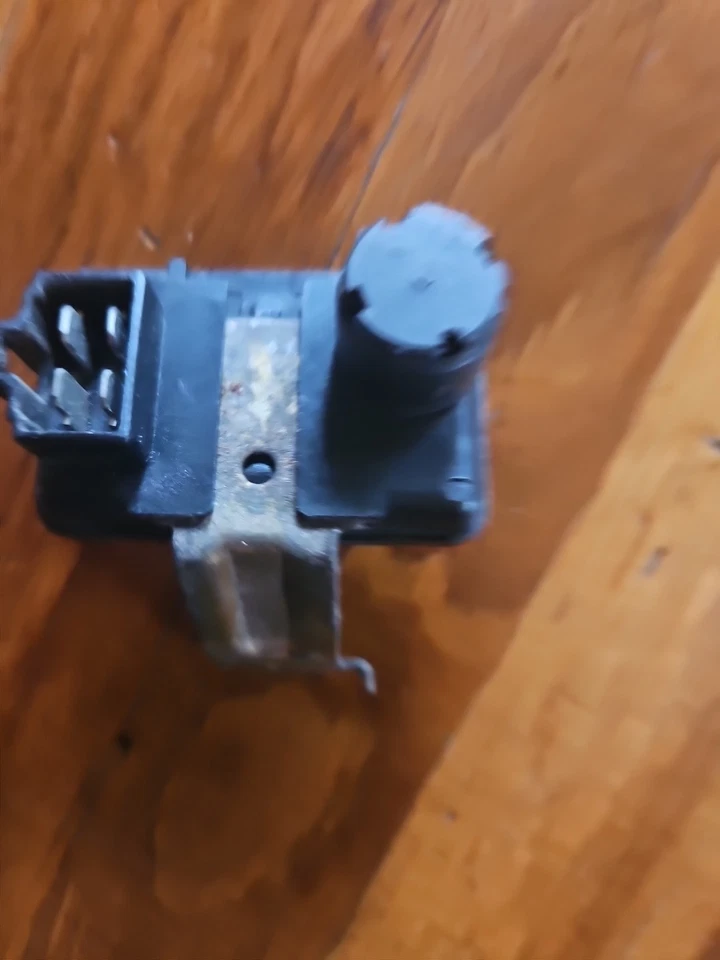 Датчик усиления 91-94 Mercury Capri Mazda 323 MAP E1T11572 B6B1 - Изображение 2 из 2