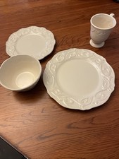 Chris Madden 4-Pc. Corvella Dinnerware Set Ivory