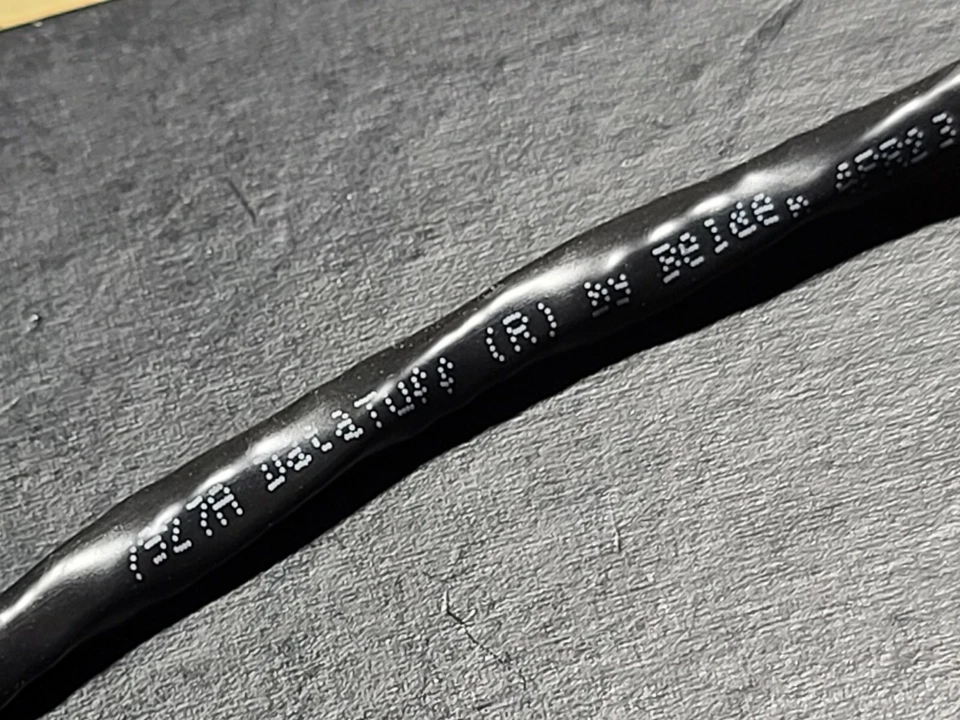 Cable de red Belden 7927A CAT6 DataTuff par unido E-Spline 600 MHz CMR/50 pies Foto 2 de 4