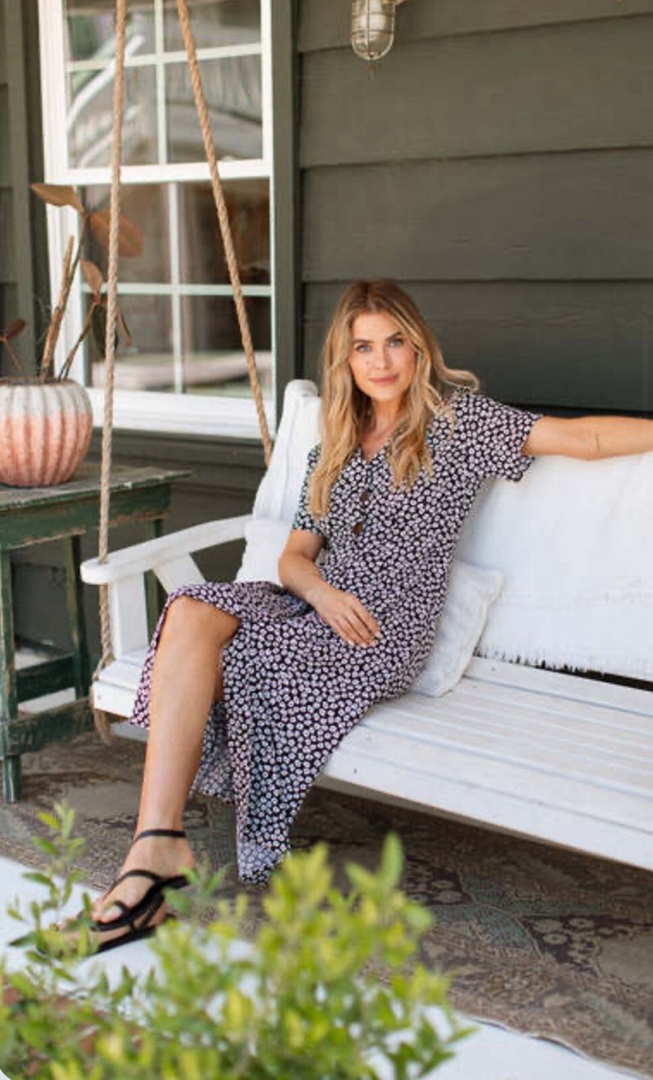 Carly Jean Los Angeles Elise Dress Black White Daisy Floral Midi Button  Down M | eBay