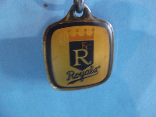 Unique Collectible Keychains 1.25"in Metal KC R Royals - Picture 2 of 6