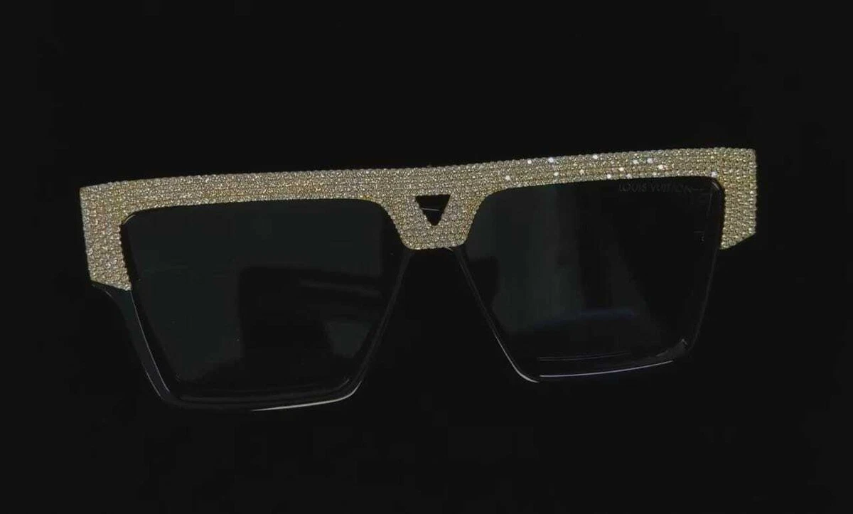 Louis Vuitton Glasses Full Flooded With 624 Diamonds 7.78 Carats Celebrity