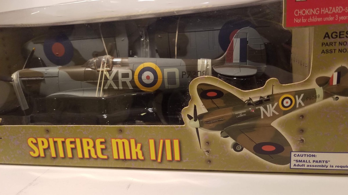21st Century Toys Spitfire Mk IIa 1:32 Pilot W. Dunn Eagle