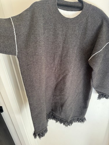 🚨🚨🚨 ON SALE 🚨🚨🚨 Charcoal Knit Jumper With Fringe Edge (M/L) - Picture 2 of 9