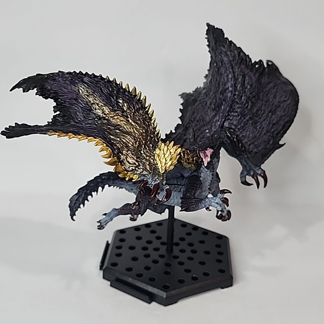 Gore Magala フィギュア Monster Hunter Amazon.com: Figura de acción de Monster Hunter Gore Magala