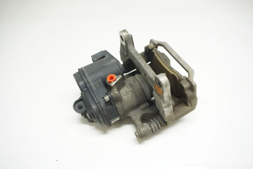 AUDI A5 Quattro 2018-2023 - Pinza de freno trasera/motor de estacionamiento derecho 8W0615404A Foto 2 de 4