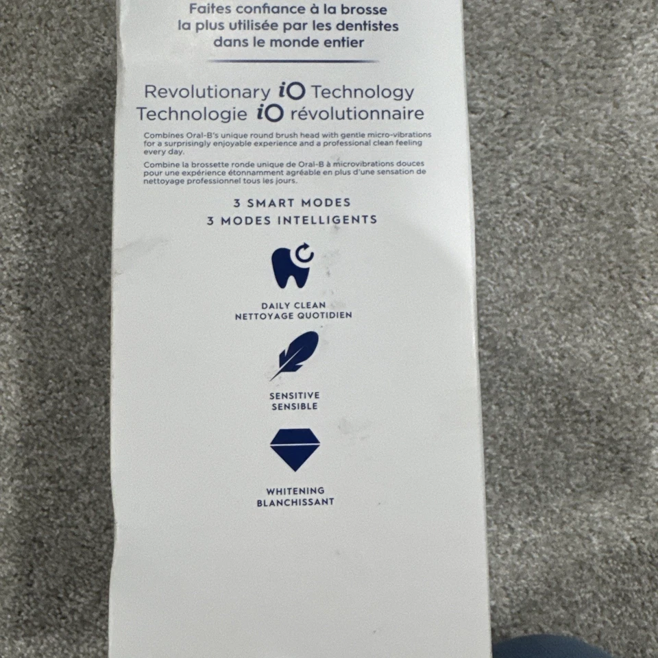 Cepillo de dientes eléctrico recargable Oral-B iO Series 3, negro Foto 2 de 4