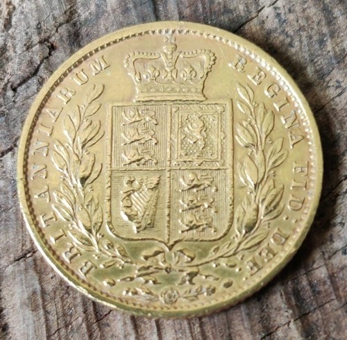 1855 Queen Victoria Young Head Shield Back Full 22ct Gold Sovereign