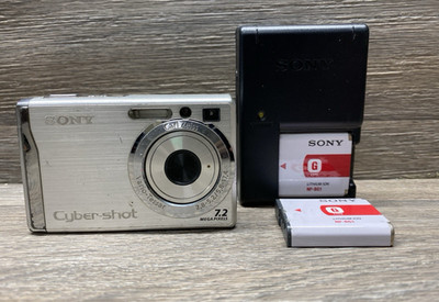 Vintage Sony Cyber-shot DSC-W80 7.2MP Digital Point & Shoot Camera