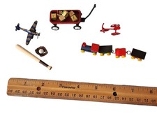 Lot jouets maison de poupée