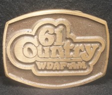 XD15117 VINTAGE 1970s 61 COUNTRY WDAF-AM MUSIC RADIO STATION BRASS BELT BUCKLE