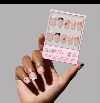 glamnetic press on nails Short Squoval- Tiny Pumpkin
