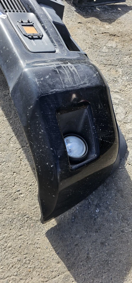 Chevy Silverado HD 2016 conjunto de parachoques delantero con luz antiniebla OEM GM Foto 2 de 4