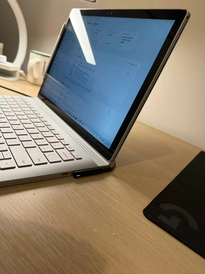 Microsoft Surface Book 2 i7 8th Gen 16Gb 512GB GTX 1050 Laptop & Surface Dock - Image 4 of 4