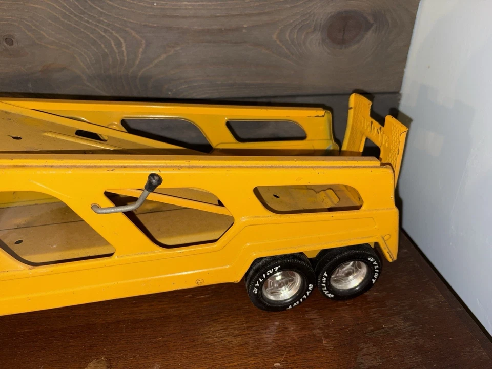 老式 NYLINT 黄色涡轮动力福特半载体亲笔签名运输免运费 — 第 4/4 张图片